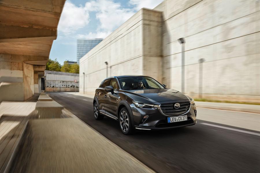  Mazda CX-3 2018 года  (WW) (фото 7 из 40)